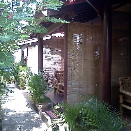 Alexyane Paradise Bungalow Hotel Gili Trawangan Exterior photo