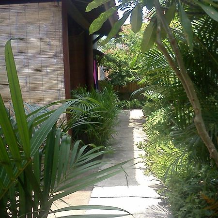 Alexyane Paradise Bungalow Hotel Gili Trawangan Exterior photo