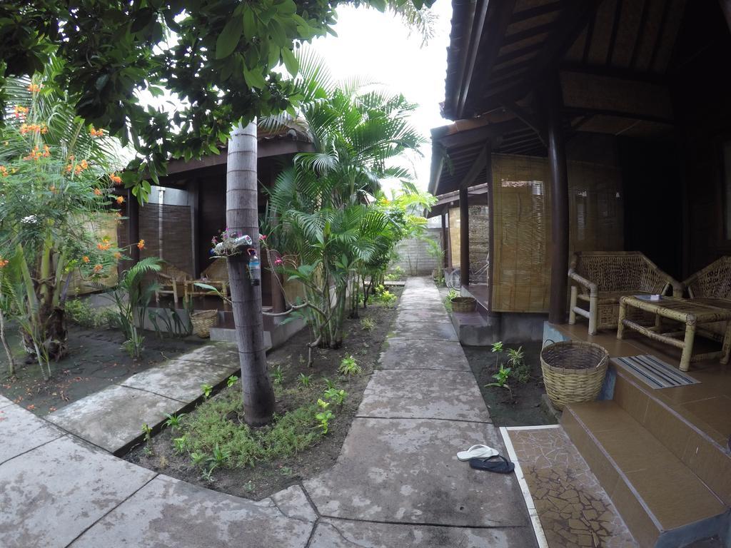 Alexyane Paradise Bungalow Hotel Gili Trawangan Exterior photo