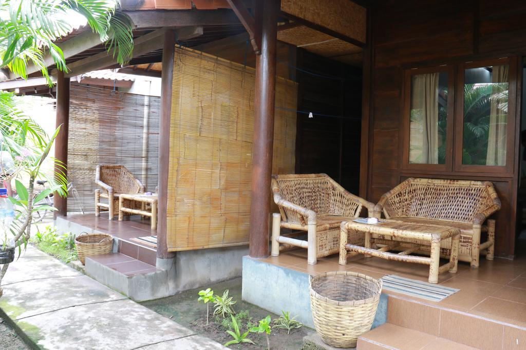 Alexyane Paradise Bungalow Hotel Gili Trawangan Exterior photo