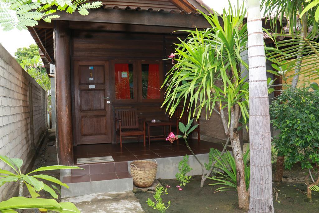 Alexyane Paradise Bungalow Hotel Gili Trawangan Exterior photo