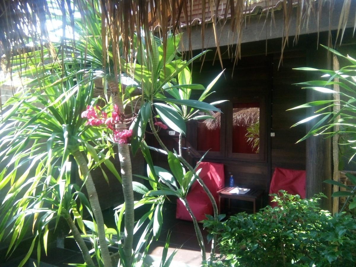 Alexyane Paradise Bungalow Hotel Gili Trawangan Exterior photo