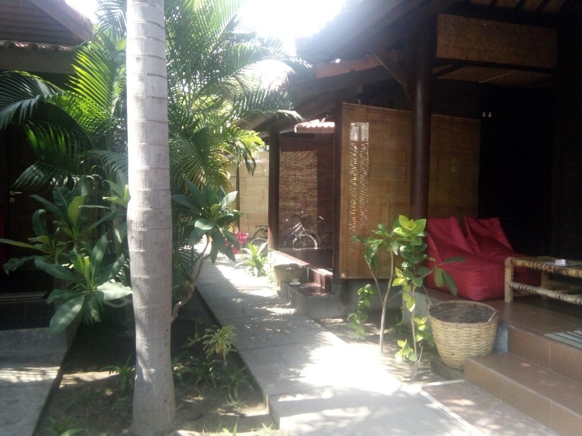 Alexyane Paradise Bungalow Hotel Gili Trawangan Exterior photo